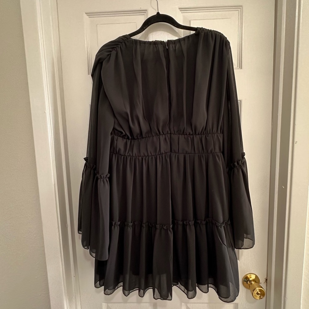 Black Long Sleeve V-Neck Tiered Mini Dress - Picture 4 of 4